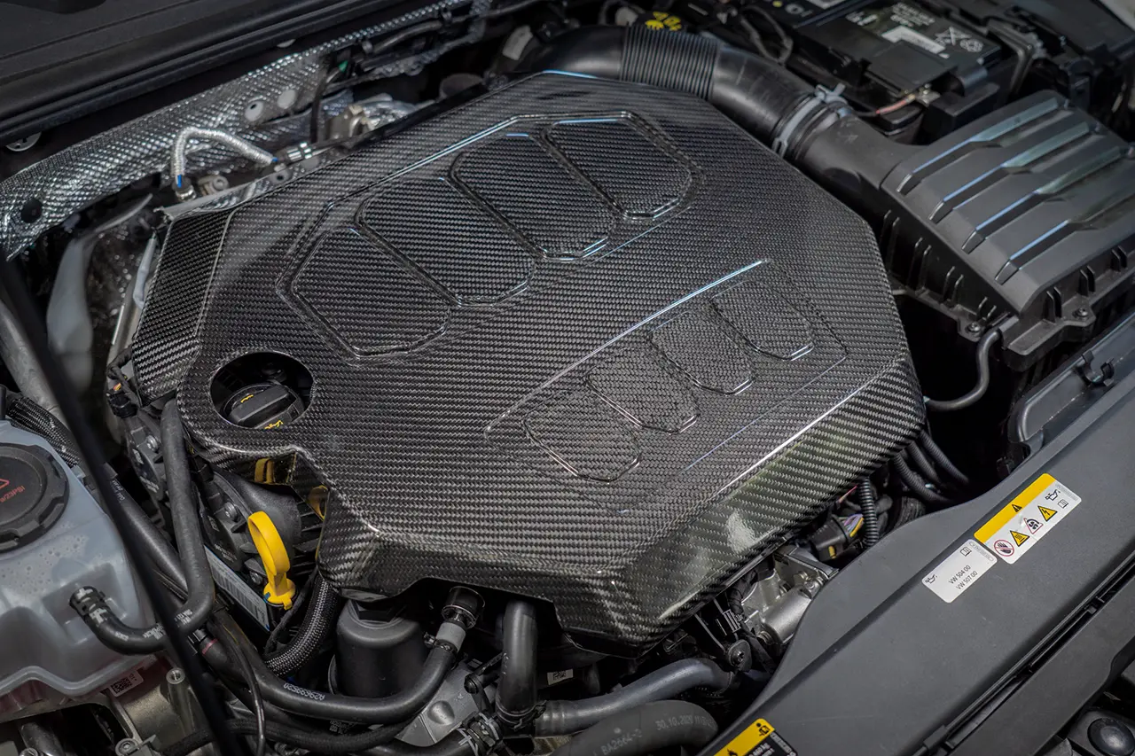 Tapa de motor de carbono HG Motorsport – EA888 Gen.4 (Golf 8 GTI/CS/R, Audi S3 8Y, Formentor)