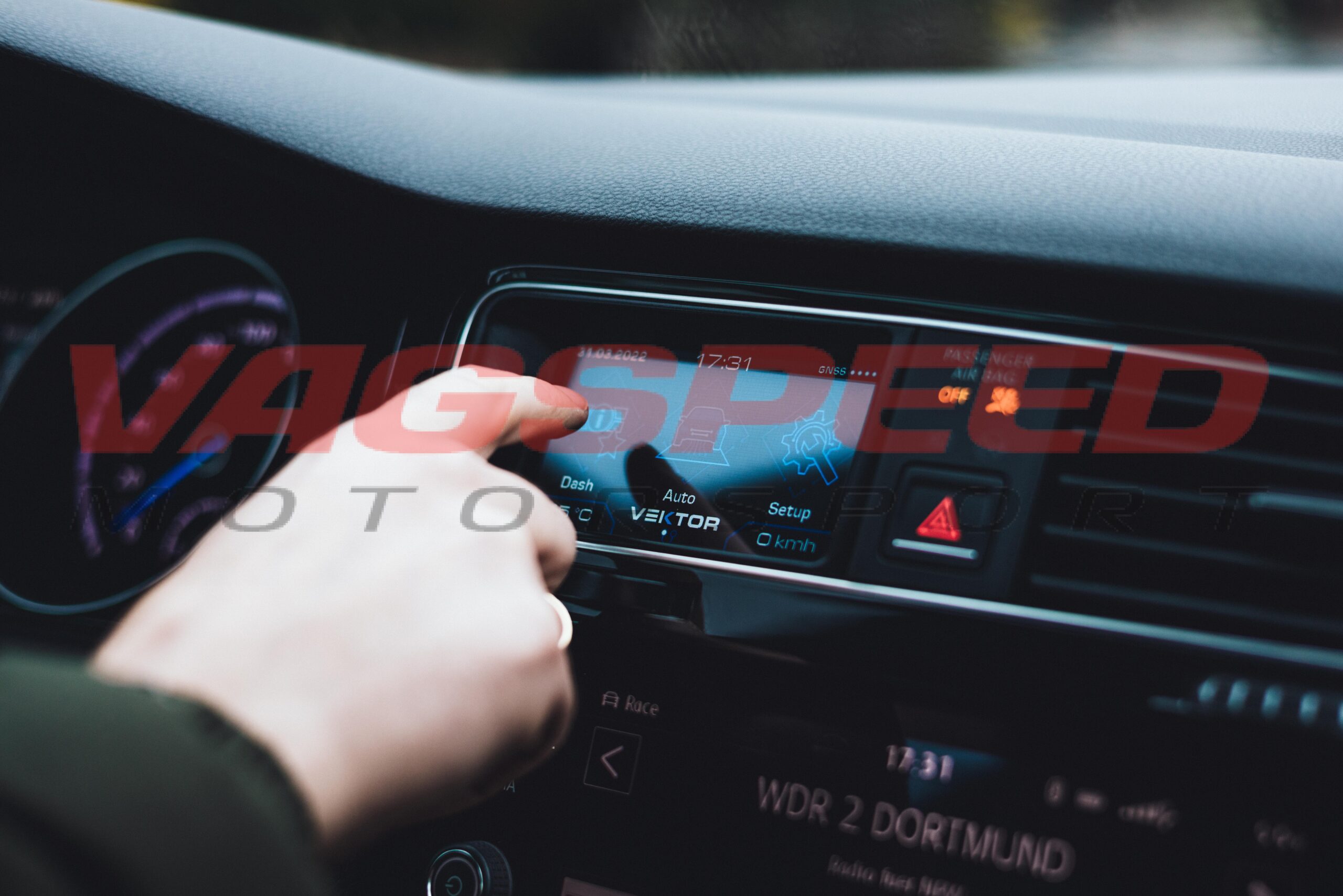 Pantalla Vektor Pro con unidad de control – VW Golf MK7