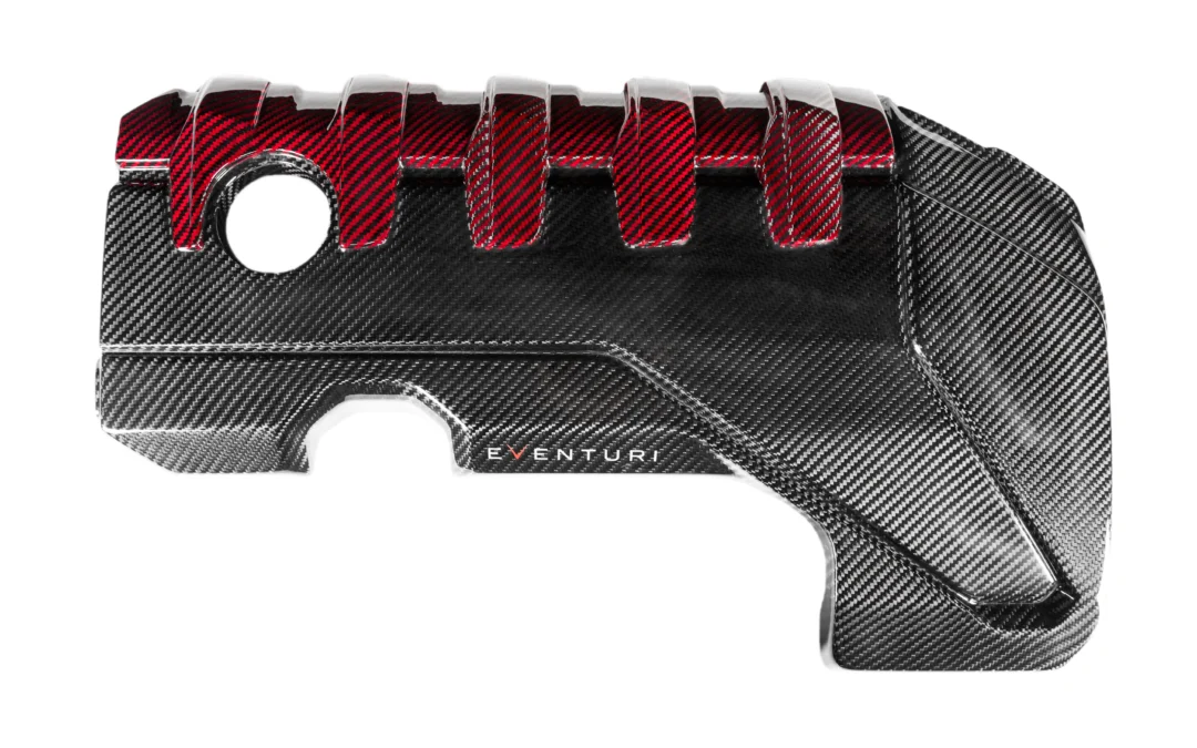 Tapa de motor de carbono negro y rojo Audi RS3 y TT RS – Eventuri