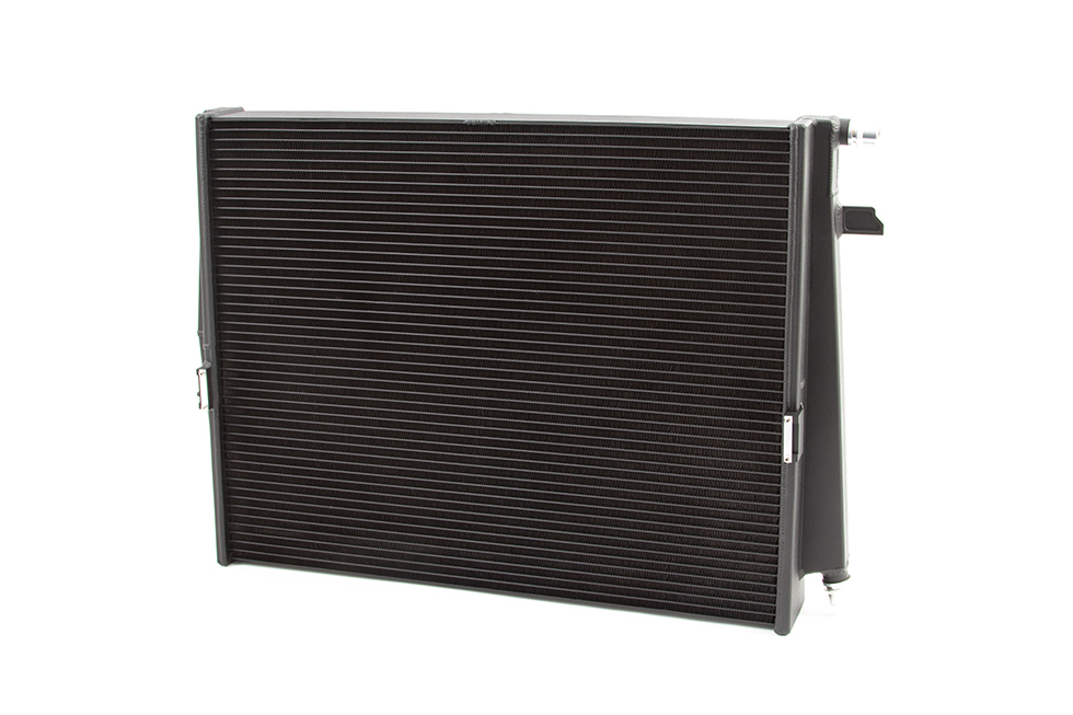 Radiador Chargecooler para Toyota Supra A90 y BMW Z4