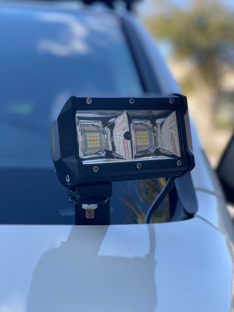 Soporte de luz de capó VW Touareg (T2)